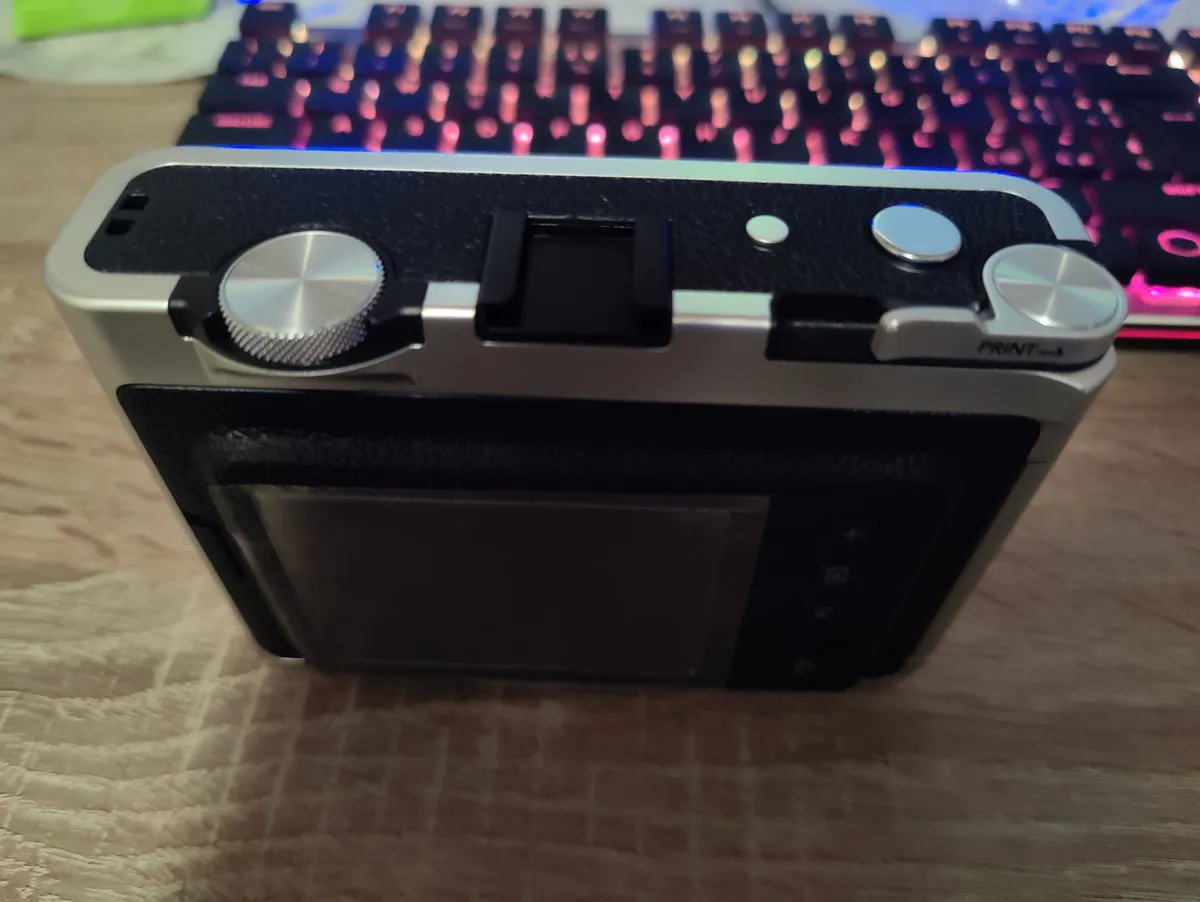 Recensione Recensione Fujifilm Instax Mini Evo: l'istantanea vintage perfetta