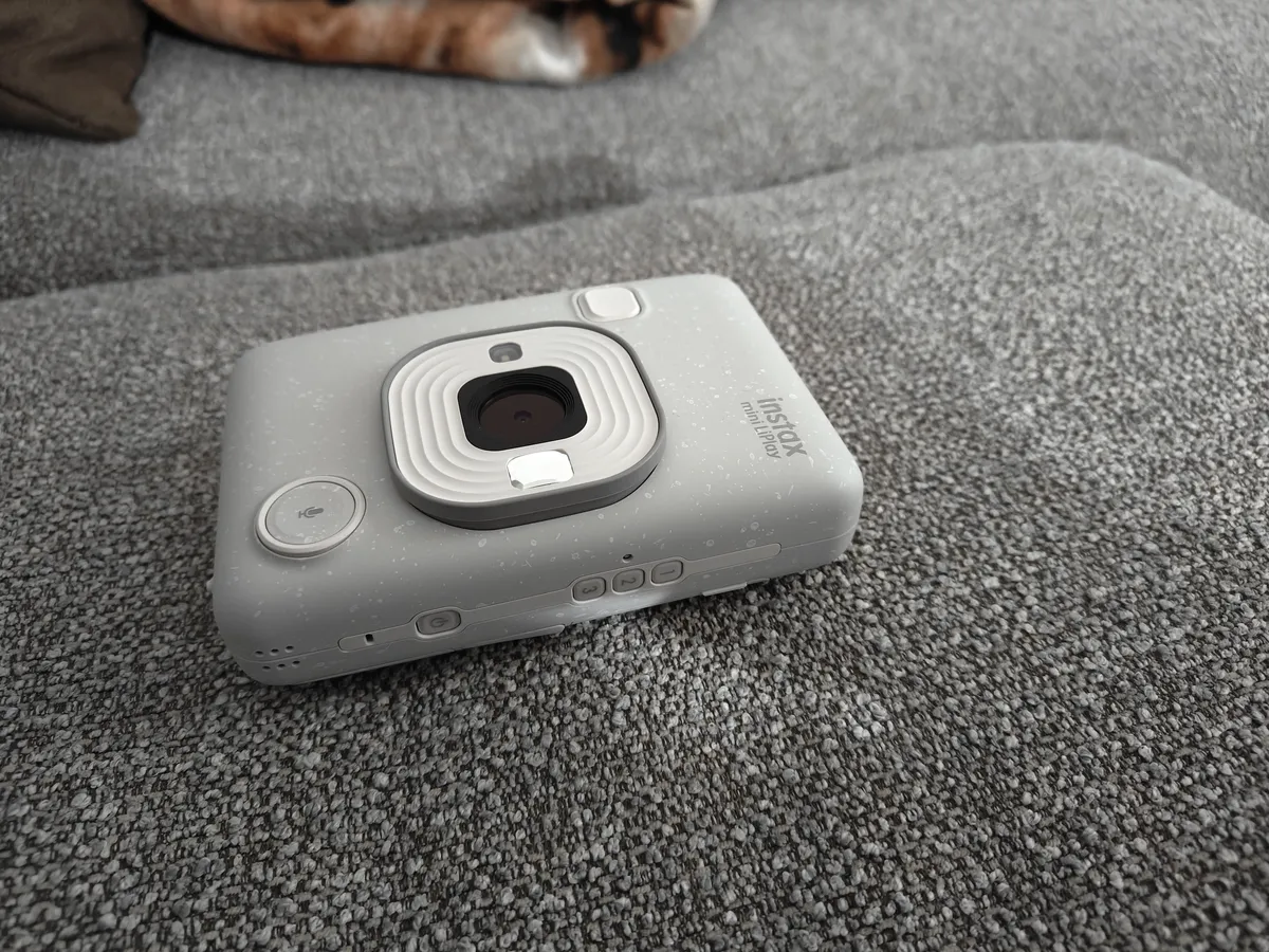 Recensione Recensione Fujifilm Instax Mini LiPlay: l'istantanea ibrida perfetta