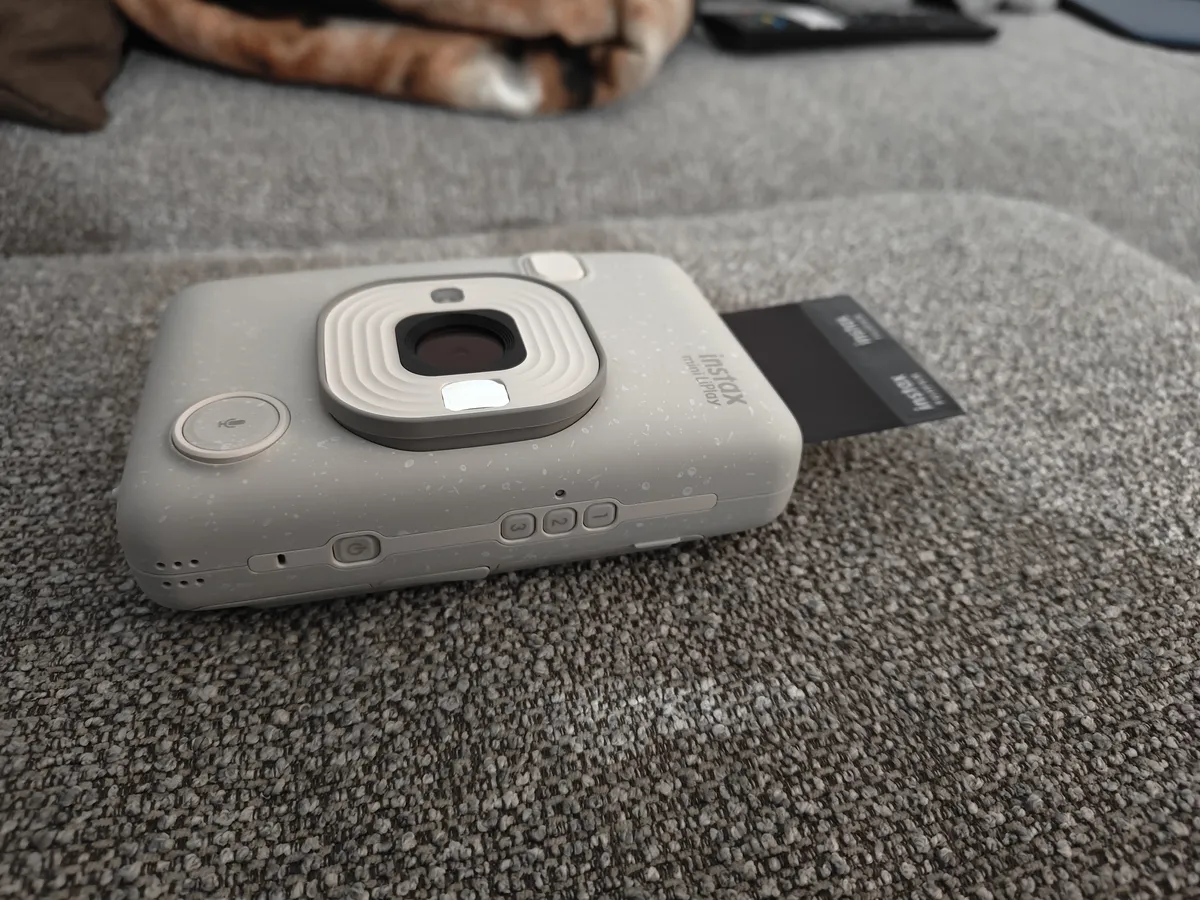 Recensione Recensione Fujifilm Instax Mini LiPlay: l'istantanea ibrida perfetta