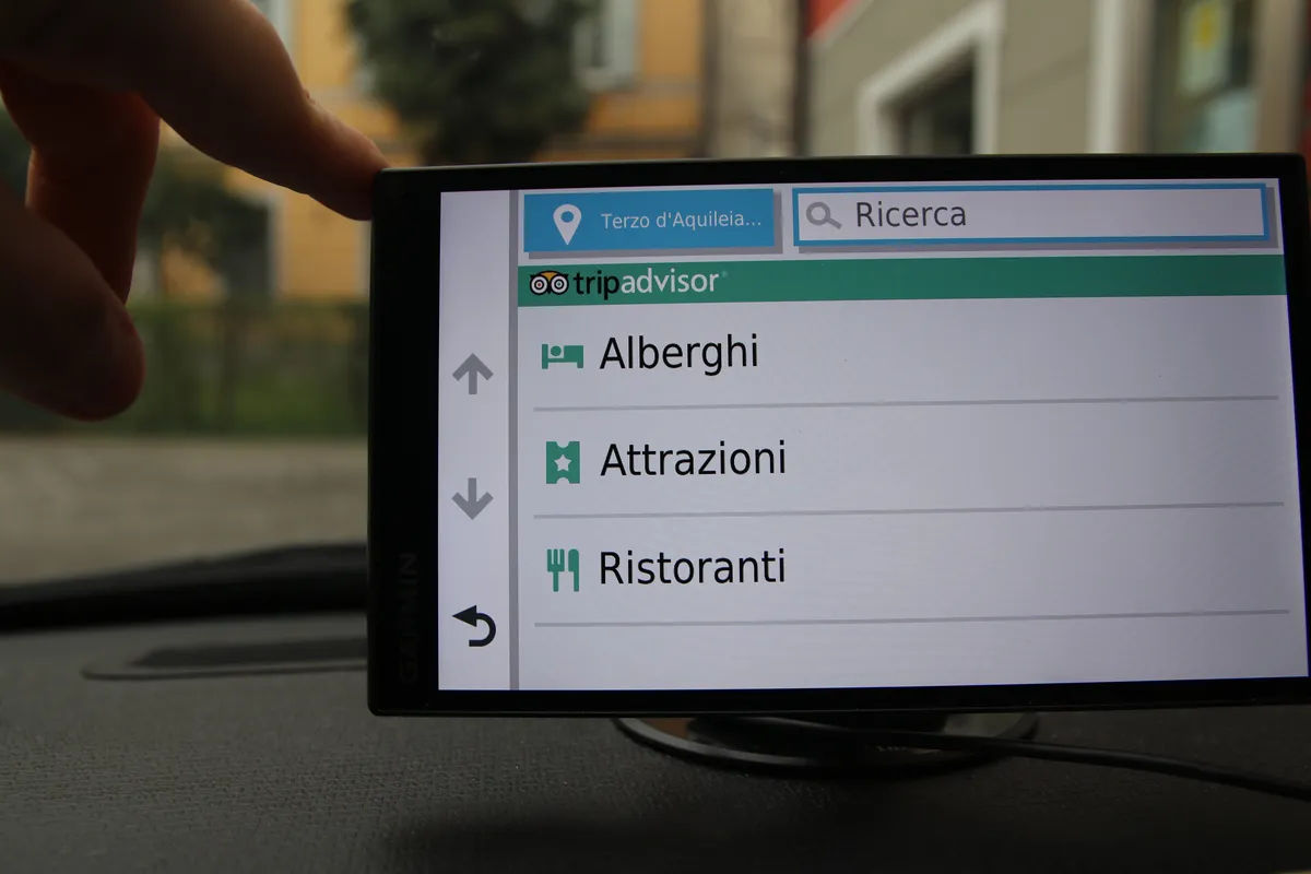 Recensione Recensione Garmin DriveSmart 65: il navigatore smart definitivo