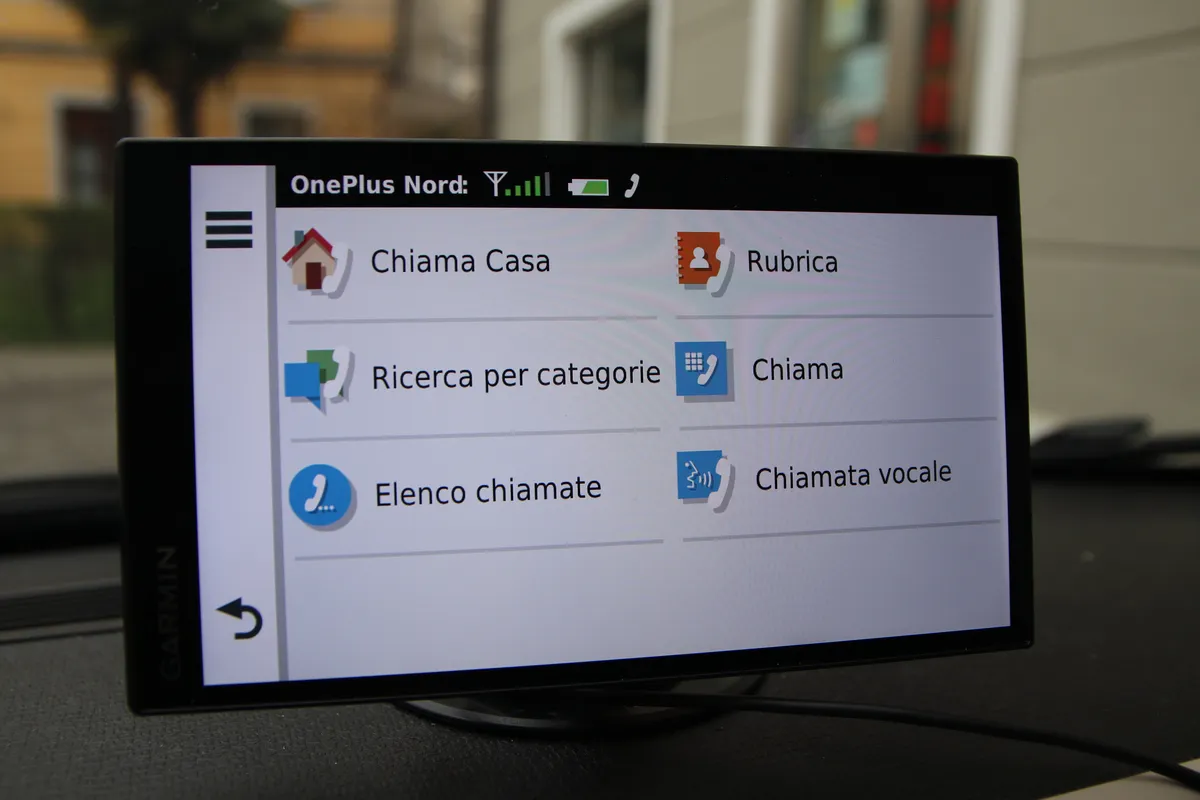 Recensione Recensione Garmin DriveSmart 65: il navigatore smart definitivo