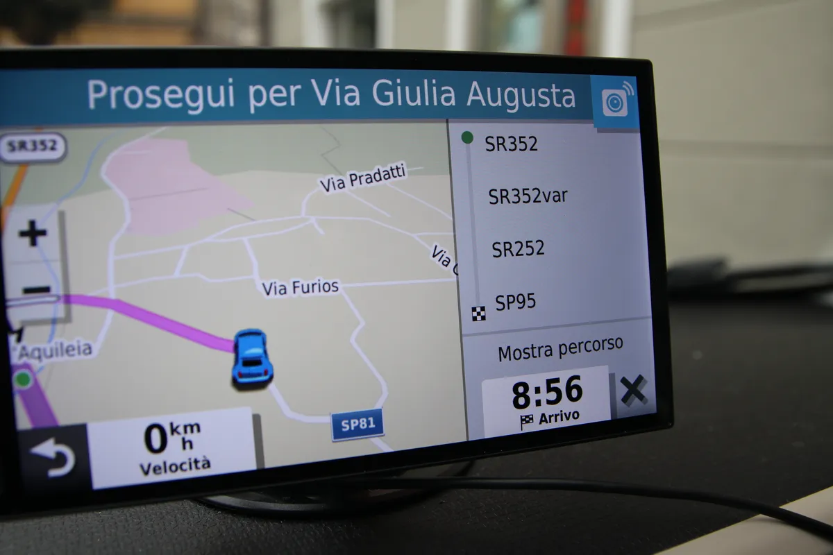 Recensione Recensione Garmin DriveSmart 65: il navigatore smart definitivo