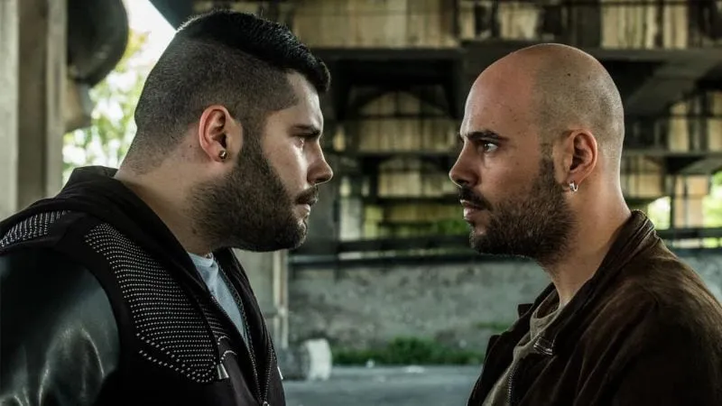Recensione Recensione Gomorra: Un Fenomeno Globale della Televisione