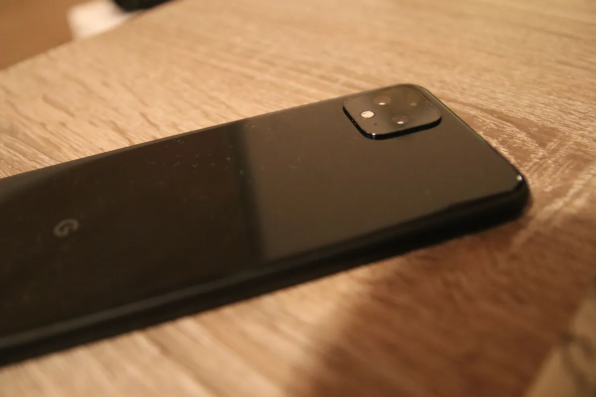 Recensione Google Pixel 4: design accattivante e performance nel segno della fotografia