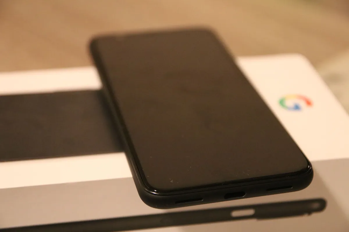 Recensione Google Pixel 4: design accattivante e performance nel segno della fotografia