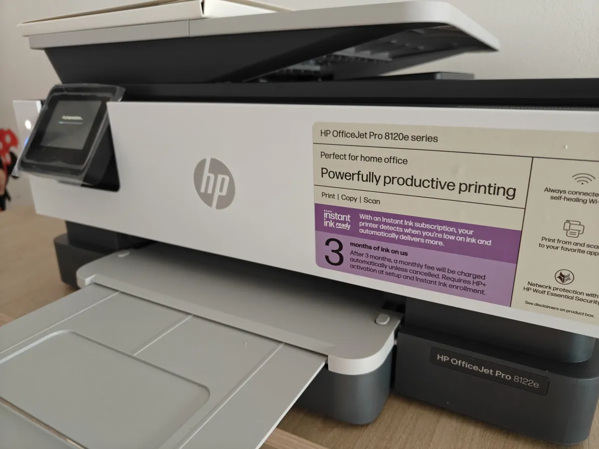 HP OfficeJet Pro 8122e display touch e controlli