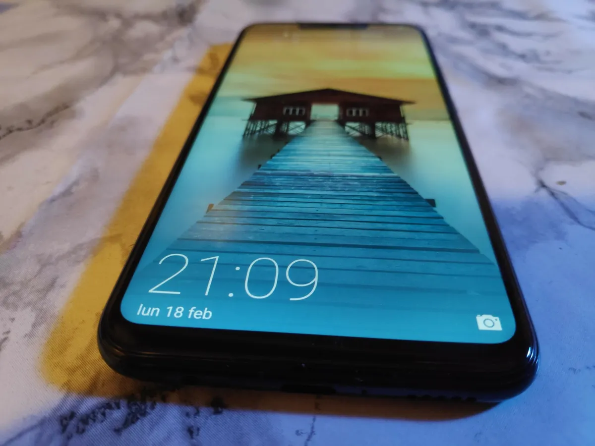 Recensione Huawei Mate 20 Lite: design premium e prestazioni convincenti