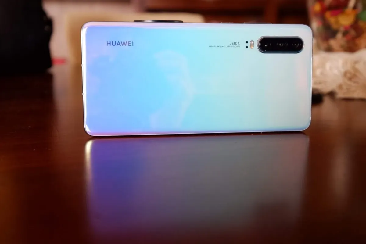 Huawei P30: Eleganza e prestazioni in un dispositivo compatto