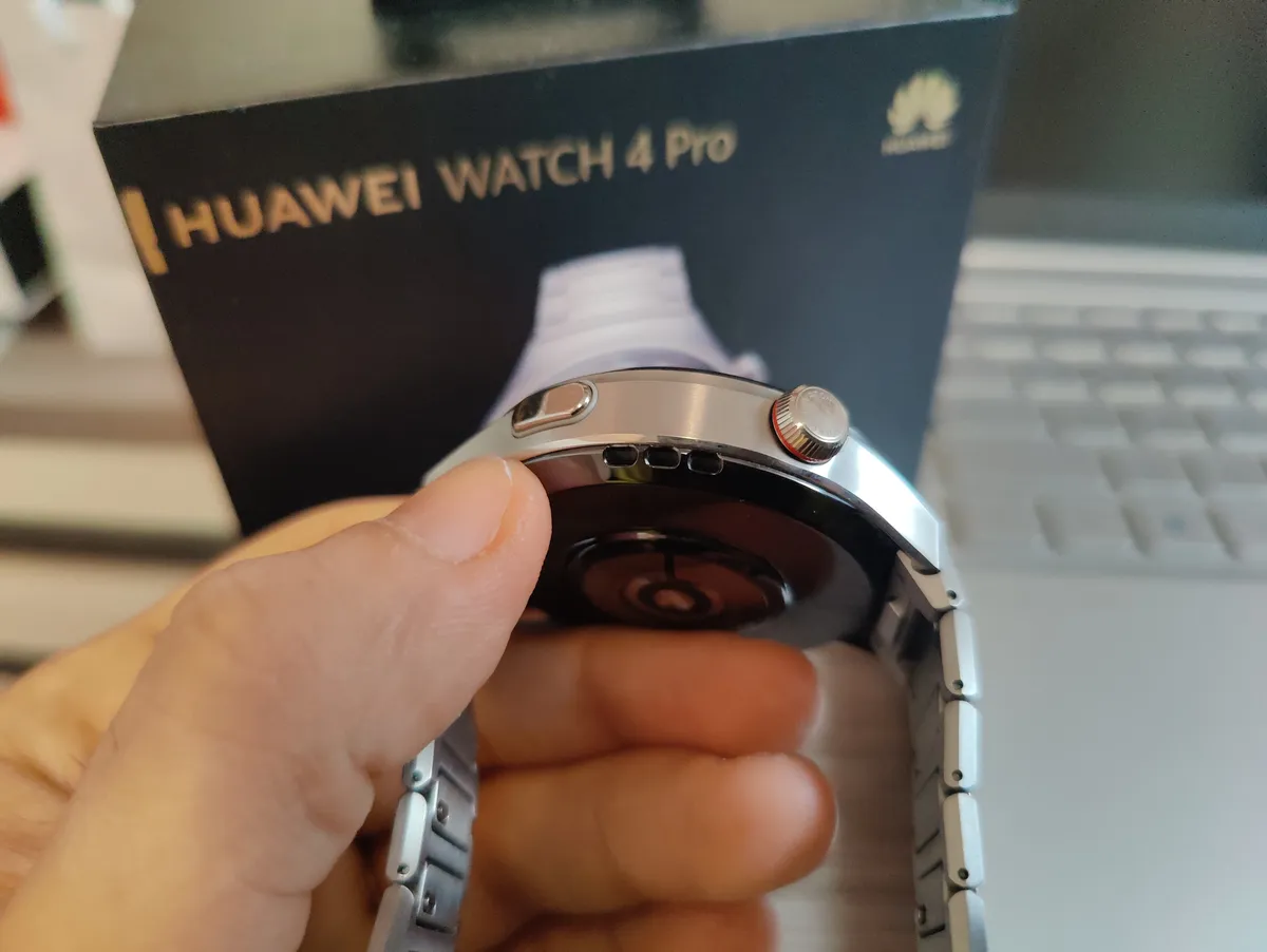 Recensione Recensione Huawei Watch 4 Pro: lo smartwatch top per salute e titanio