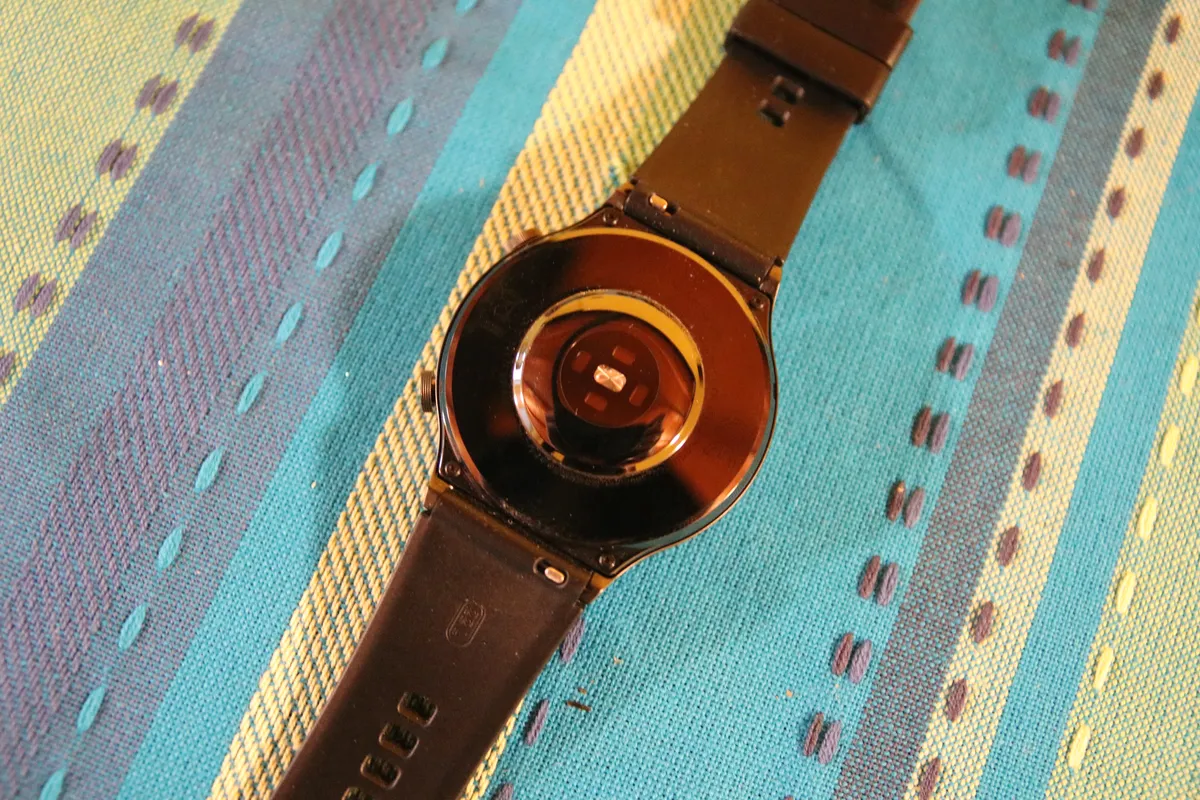 Recensione Recensione Huawei Watch GT 2 Pro: eleganza in titanio e zaffiro