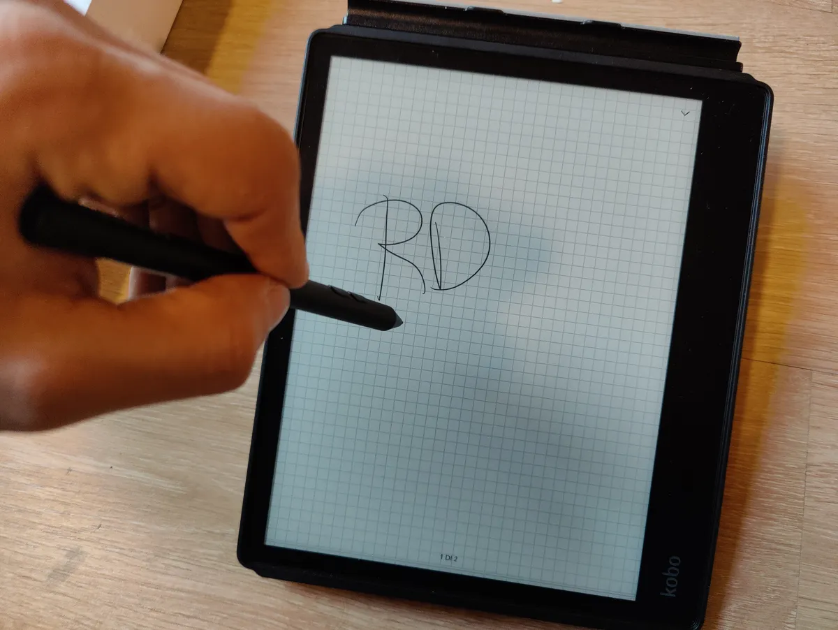 Recensione Recensione Kobo Elipsa: eReader da 10,3 con Kobo Stylus
