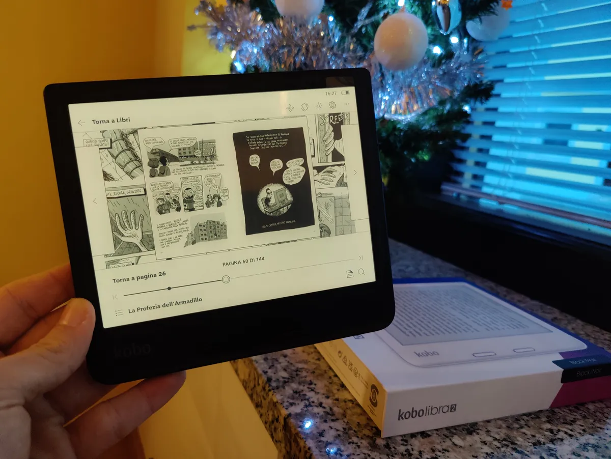 Recensione Recensione Kobo Libra 2: l'eReader impermeabile con tasti fisici