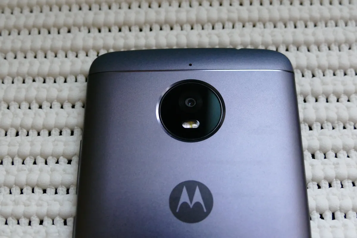 Recensione Recensione Moto E4 Plus: autonomia record e finiture premium
