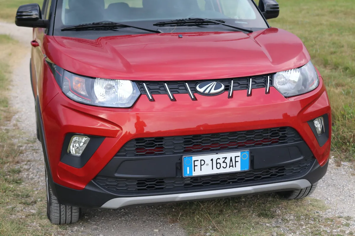 Mahindra KUV100: il SUV compatto che conquista le città