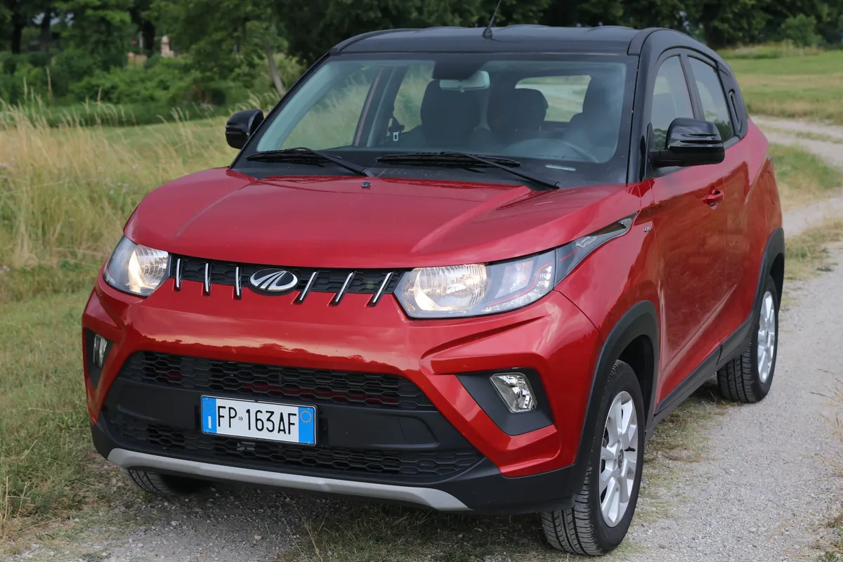 Recensione Mahindra KUV100: il SUV compatto che conquista le città