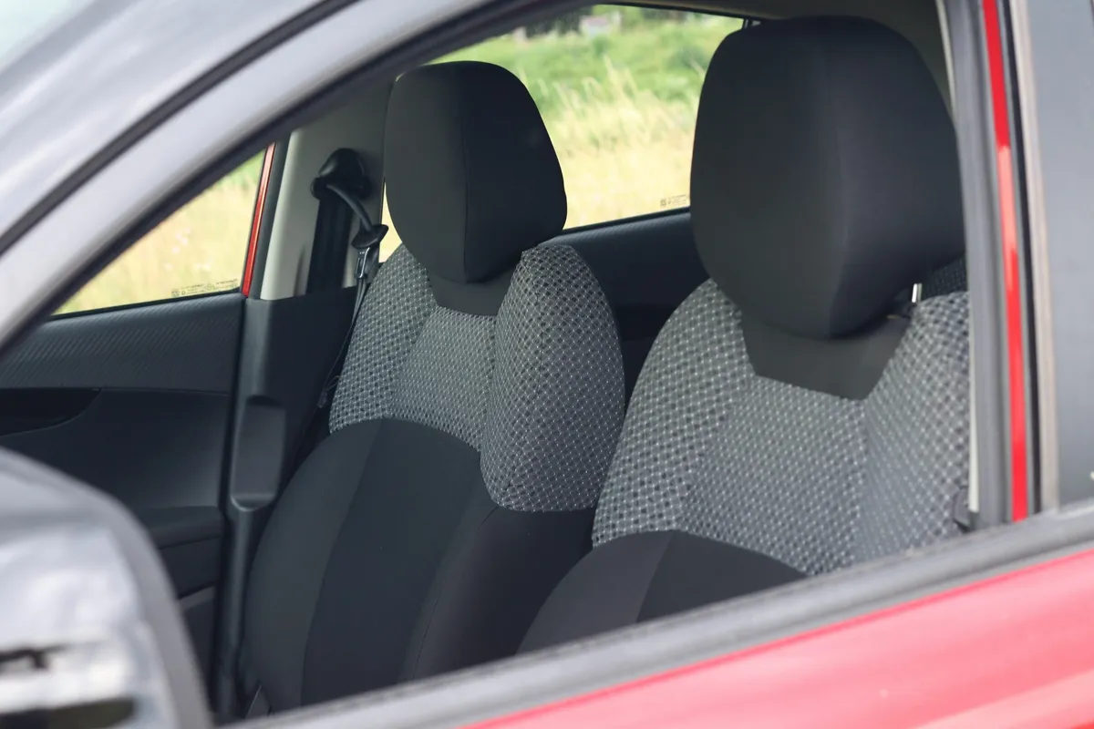 Recensione Mahindra KUV100: il SUV compatto che conquista le città