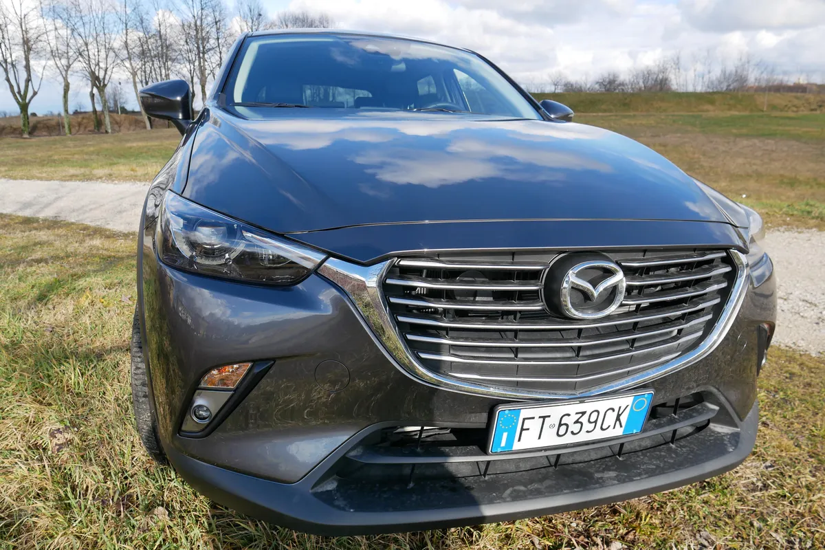 Mazda CX-3: l'eleganza sportiva di un mini-SUV distintivo