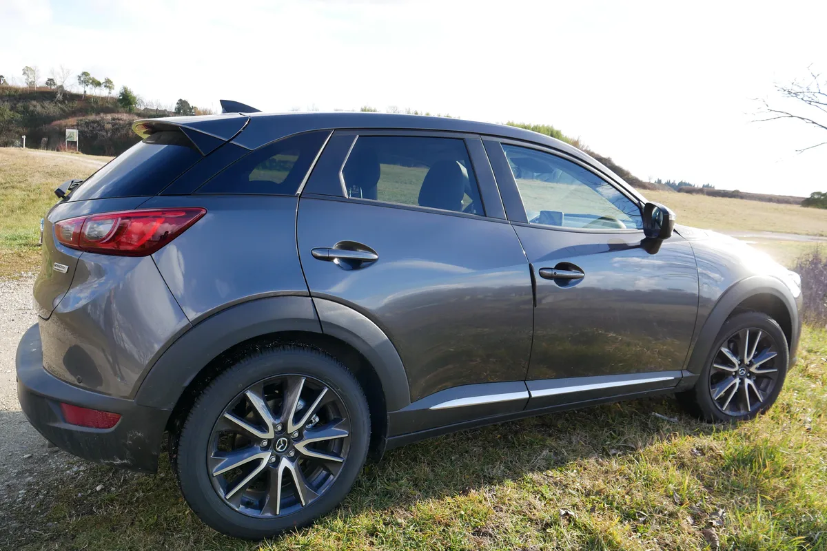 Recensione Mazda CX-3: l'eleganza sportiva di un mini-SUV distintivo