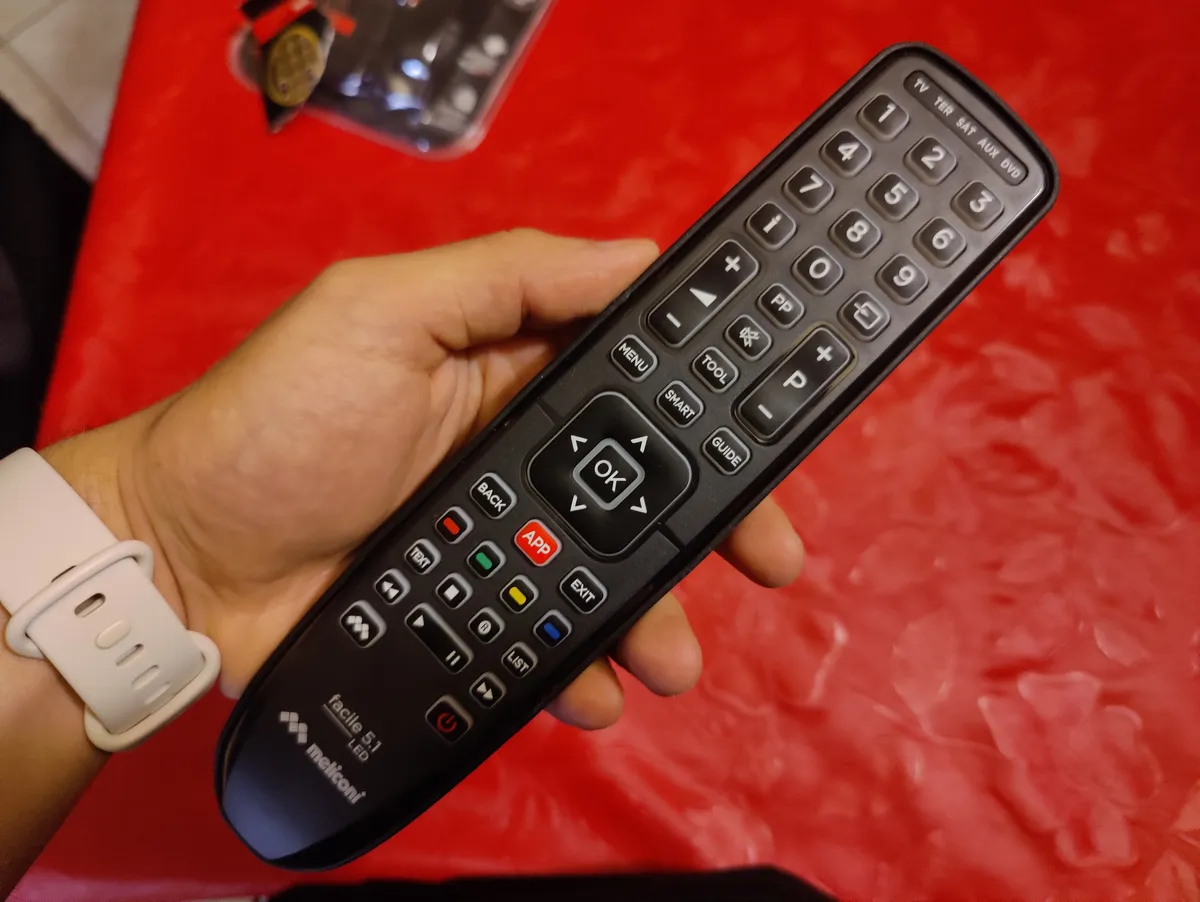 Recensione Meliconi Gumbody Facile 5.1 LED: un telecomando universale pratico e luminoso
