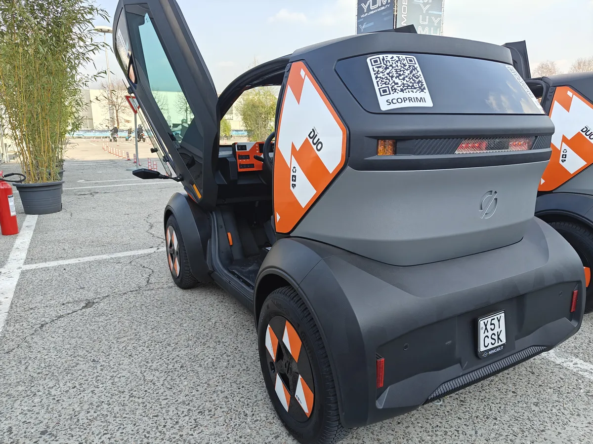 Recensione Recensione Mobilize Duo 45 Neo: il micro-veicolo elettrico con airbag