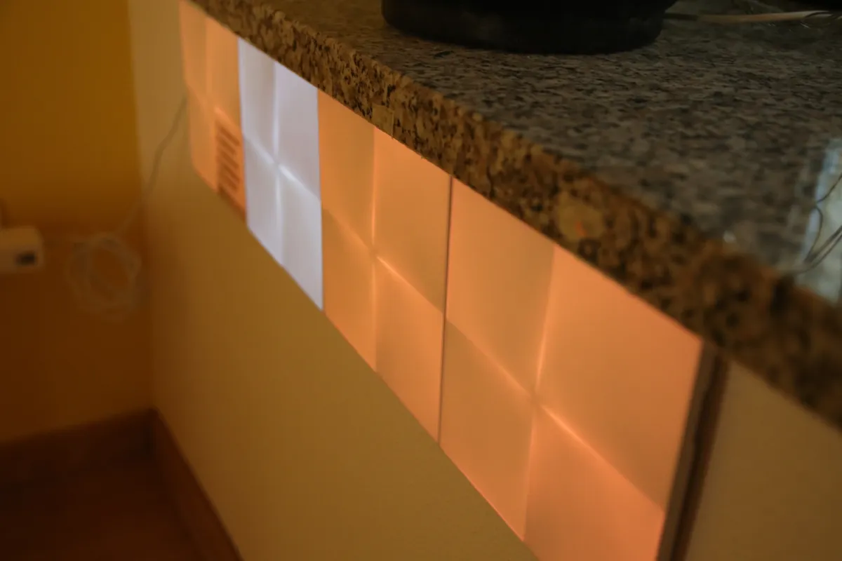 Recensione Recensione Nanoleaf Canvas: Un'Illuminazione dal Design Unico