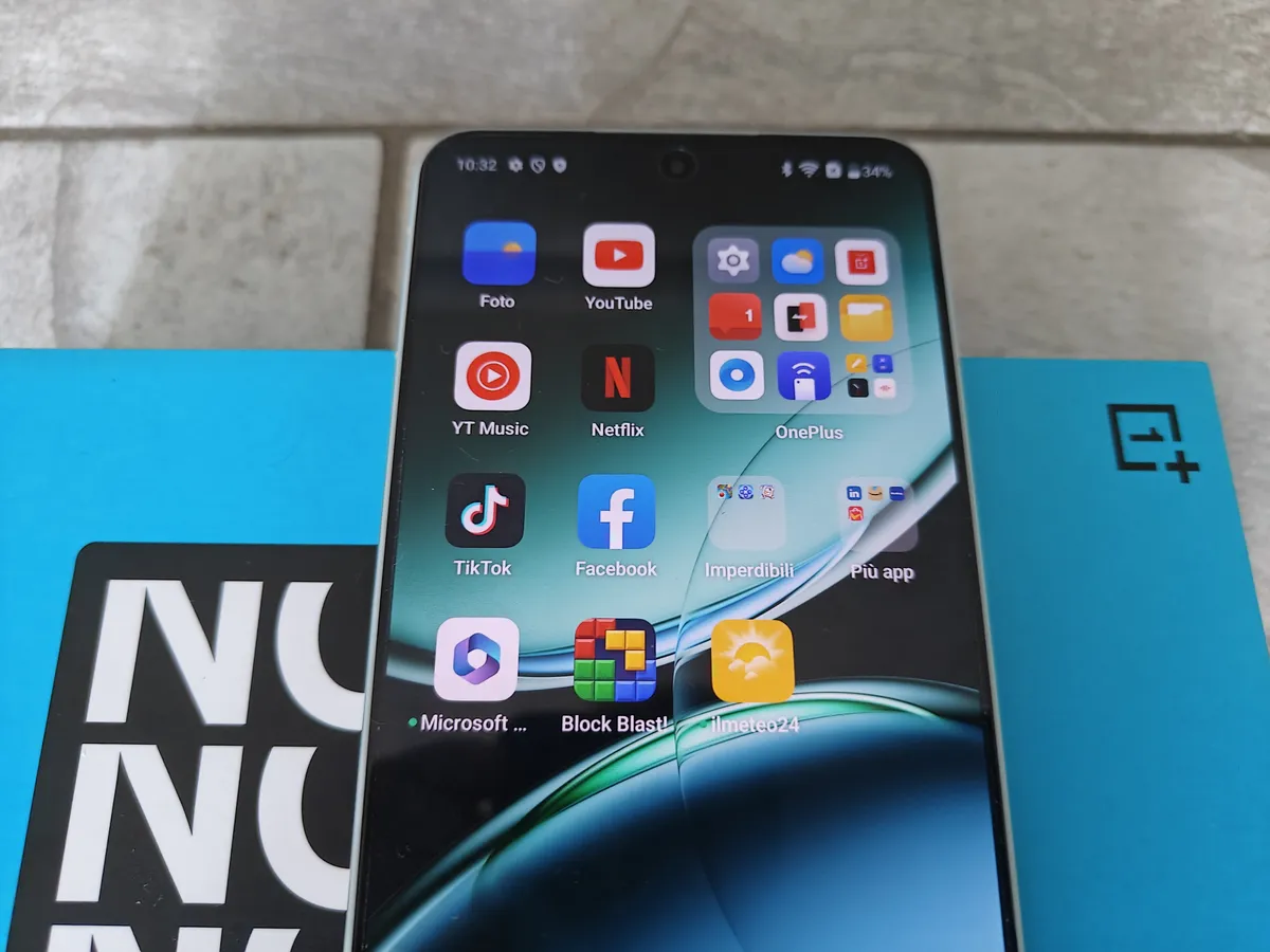 Recensione Recensione OnePlus Nord 4: l'alluminio torna da protagonista