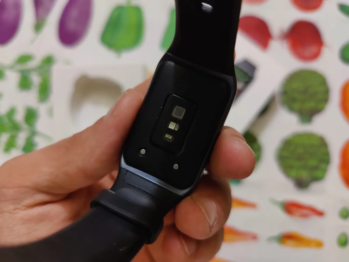 Recensione Recensione Oppo Band 2: la smartband economica dal display da smartwatch