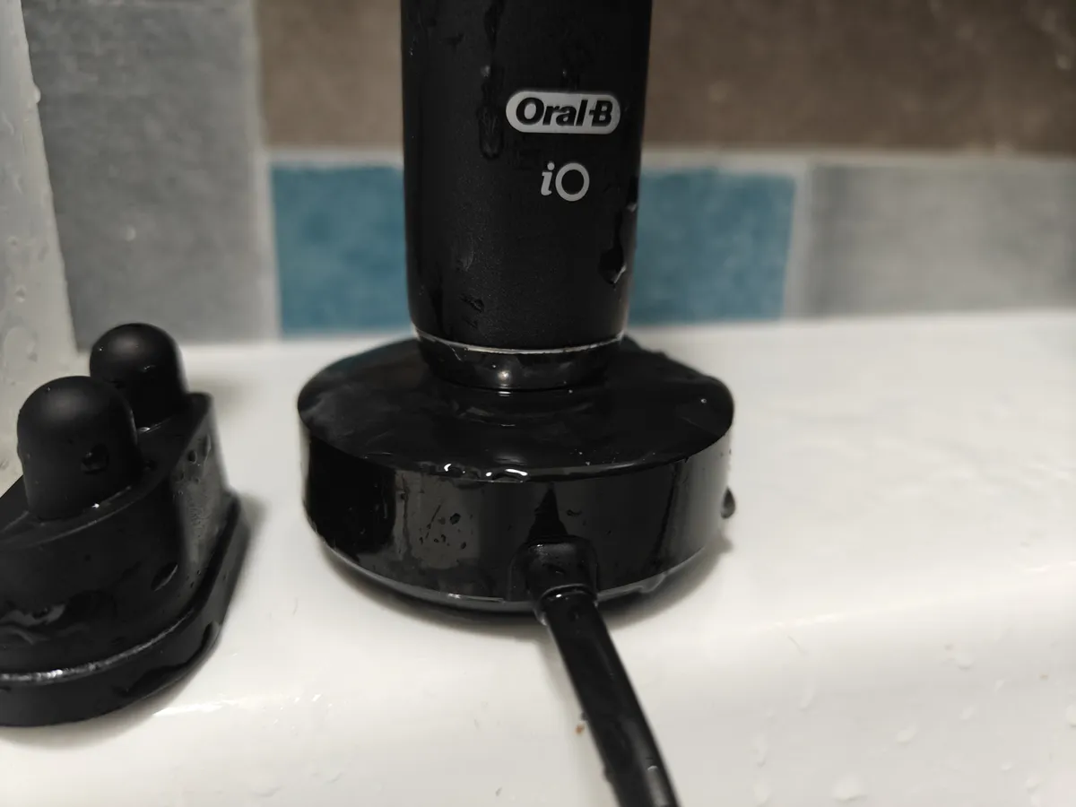 Recensione Recensione Oral-B iO 9: lo spazzolino smart quasi perfetto