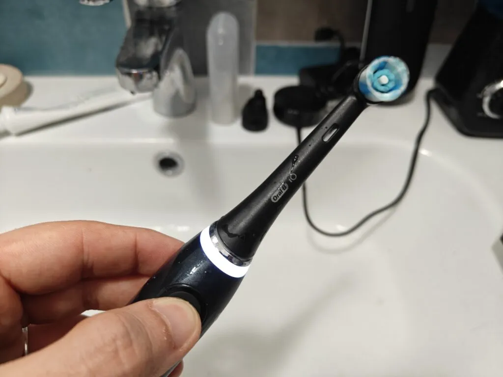 Recensione Recensione Oral-B iO 9: lo spazzolino smart quasi perfetto