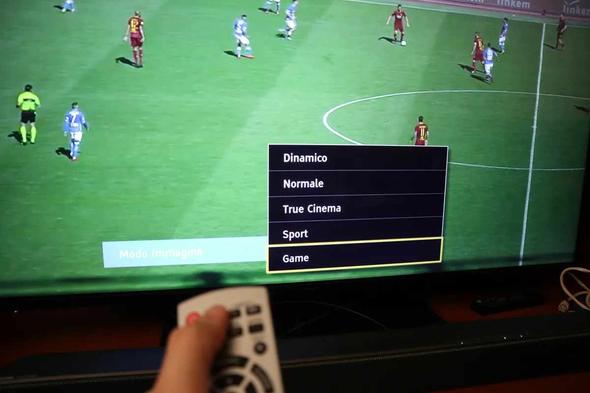 Recensione Panasonic FX740: eleganza e prestazioni per la smart TV 4K HDR