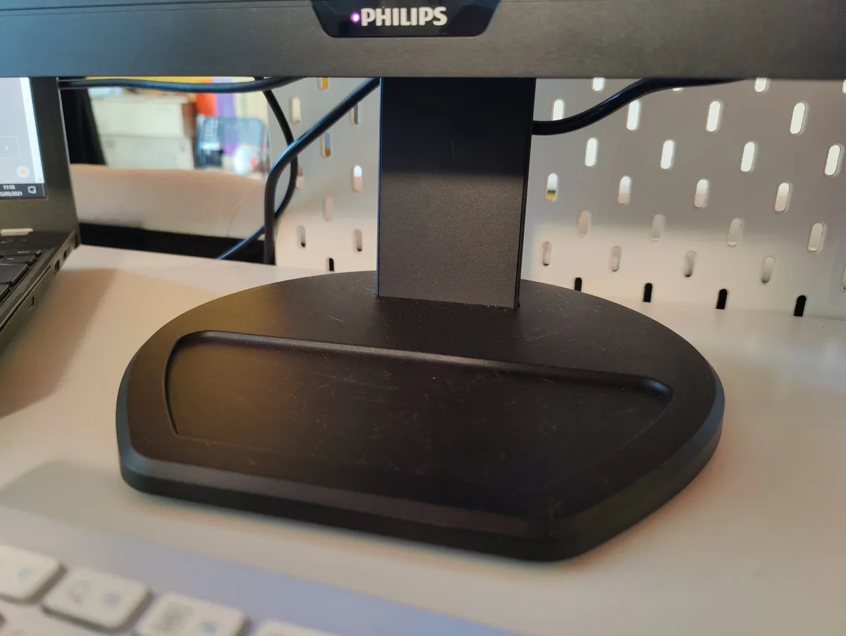 Recensione Philips 243B, la recensione: un monitor ergonomico per lavorare