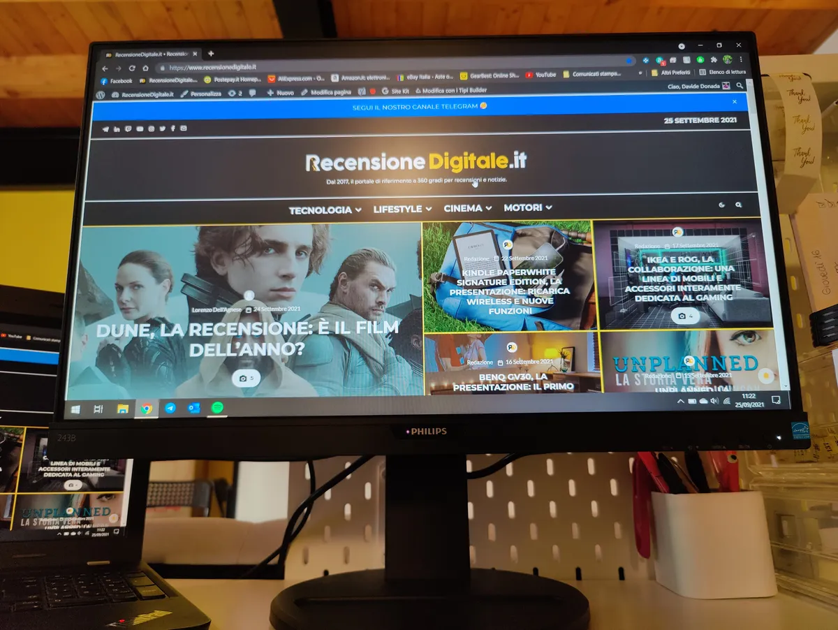 Recensione Philips 243B, la recensione: un monitor ergonomico per lavorare