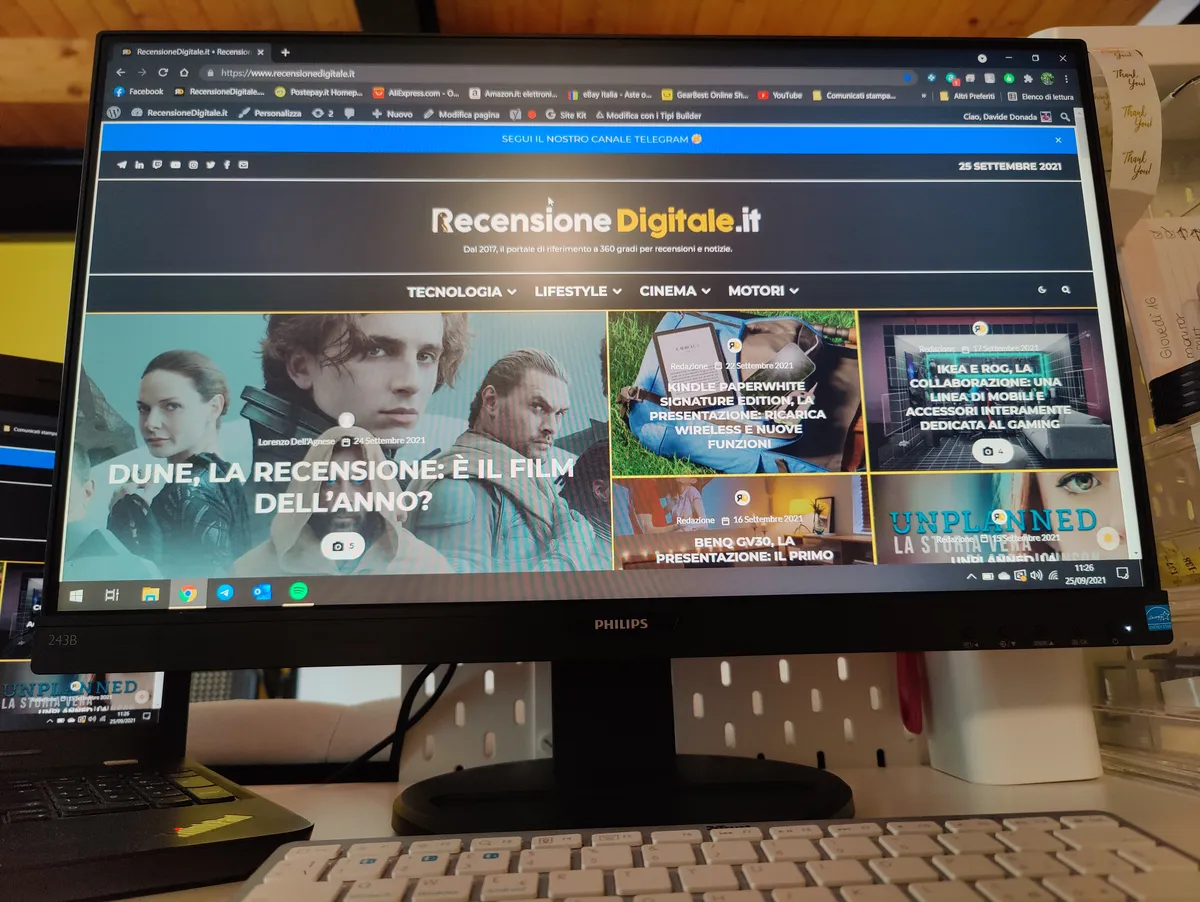 Recensione Philips 243B, la recensione: un monitor ergonomico per lavorare