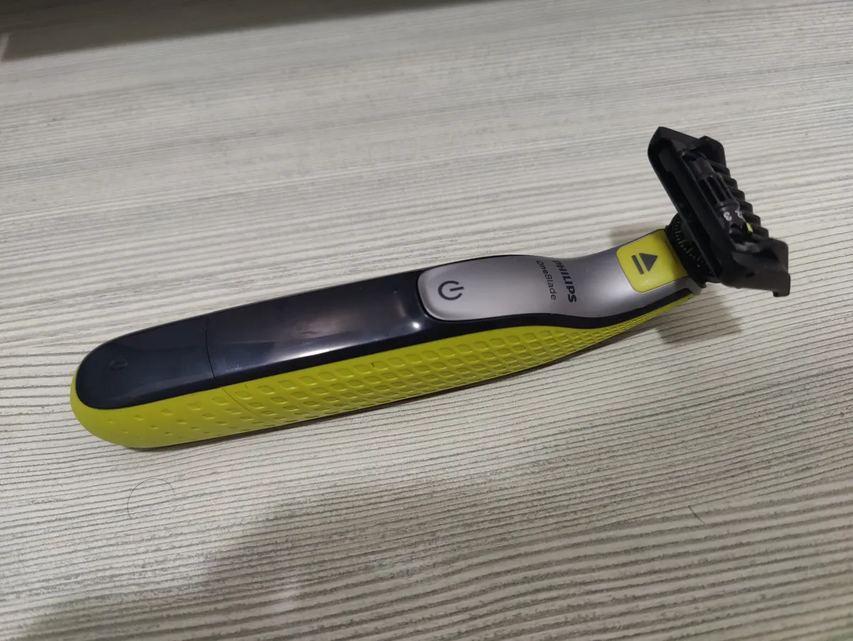 Recensione Recensione Philips OneBlade 360: lama 360 per viso e corpo