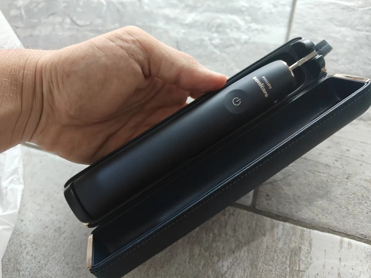 Recensione Recensione Philips Sonicare 9900 Prestige: spazzolino smart