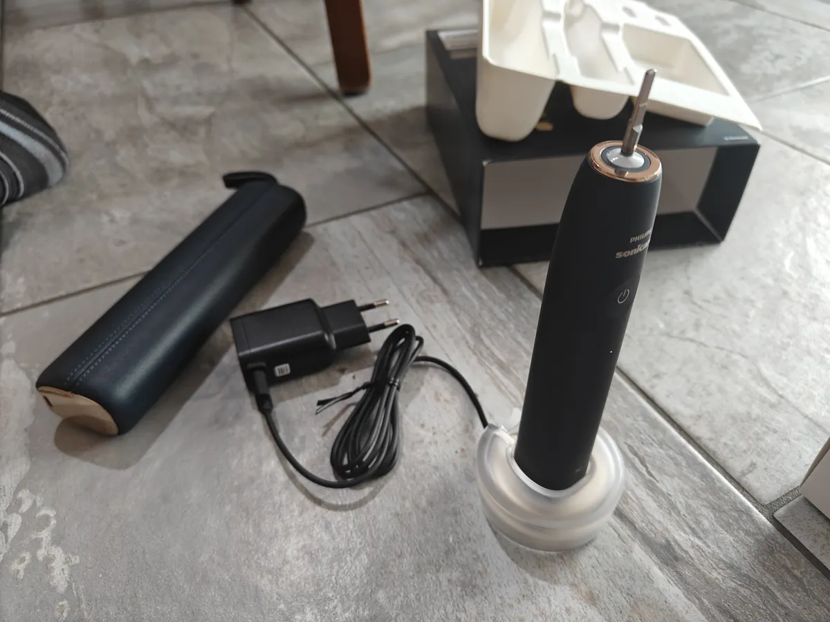 Recensione Recensione Philips Sonicare 9900 Prestige: spazzolino smart