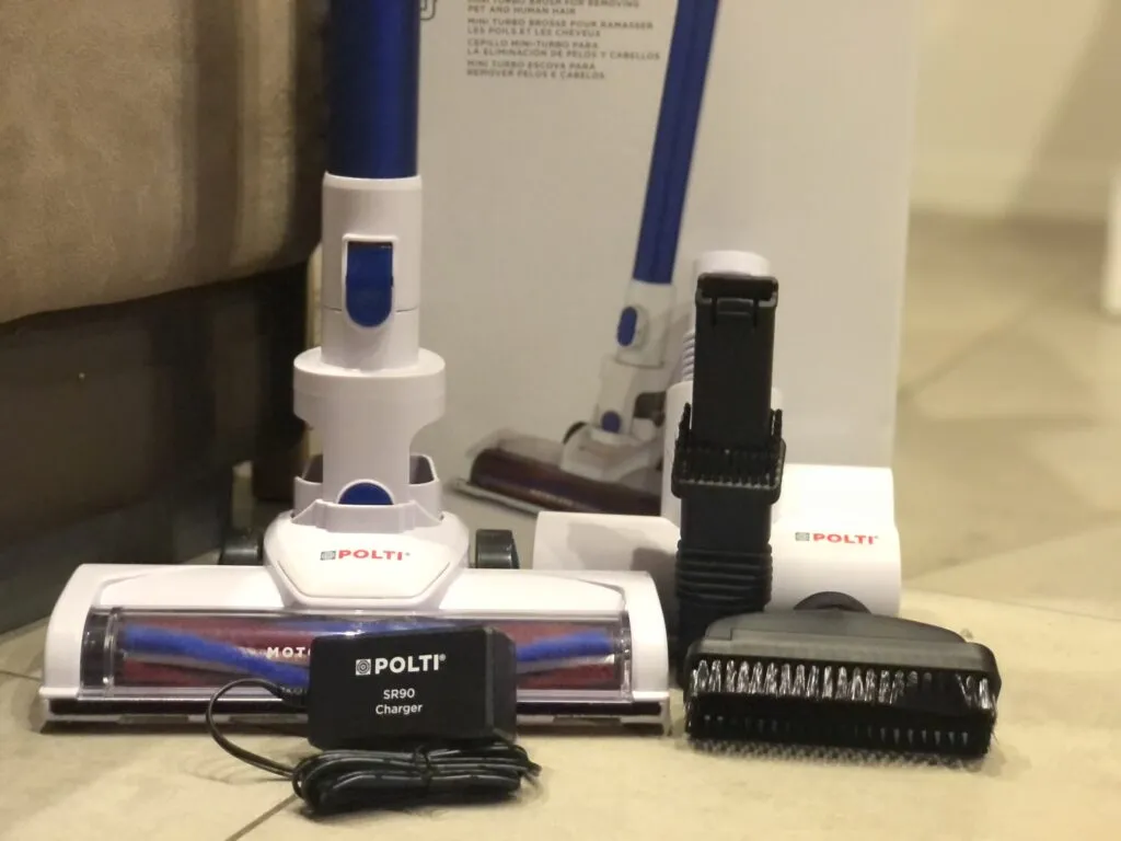 Recensione Recensione Polti Forzaspira Slim SR90B_Plus: la scopa senza fili 2in1