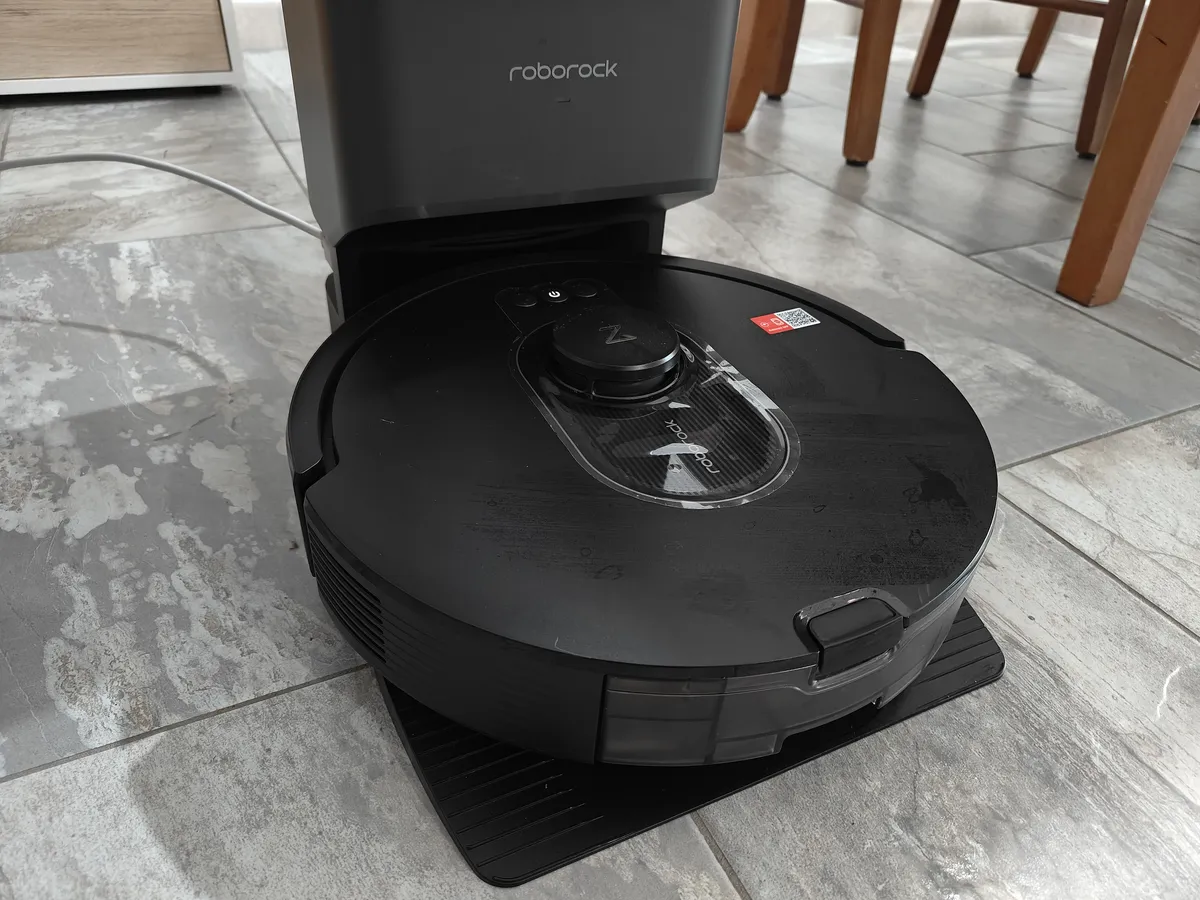 Recensione Roborock Q5 Max+, la recensione: il robot aspirapolvere con svuotamento automatico che fa tutto da solo