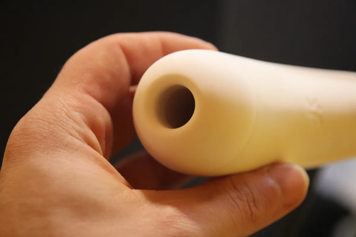Recensione Recensione Satisfyer Curvy 2+: Un vibratore smart intrigante