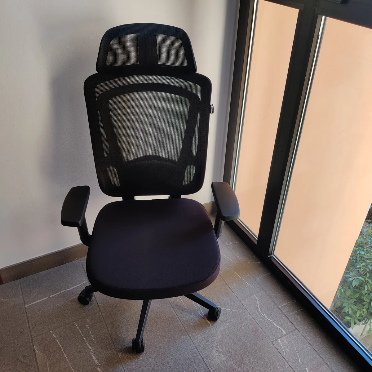 Recensione Recensione Sharkoon OfficePal C10: sedia ergonomica per l'ufficio