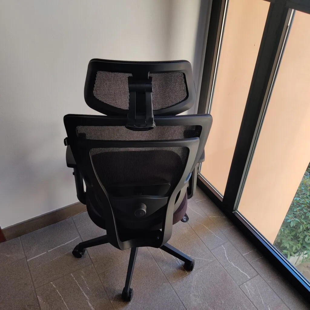 Recensione Recensione Sharkoon OfficePal C10: sedia ergonomica per l'ufficio