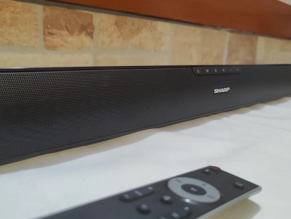 Recensione Recensione Sharp HT-SB100: soundbar economica e compatta per la TV