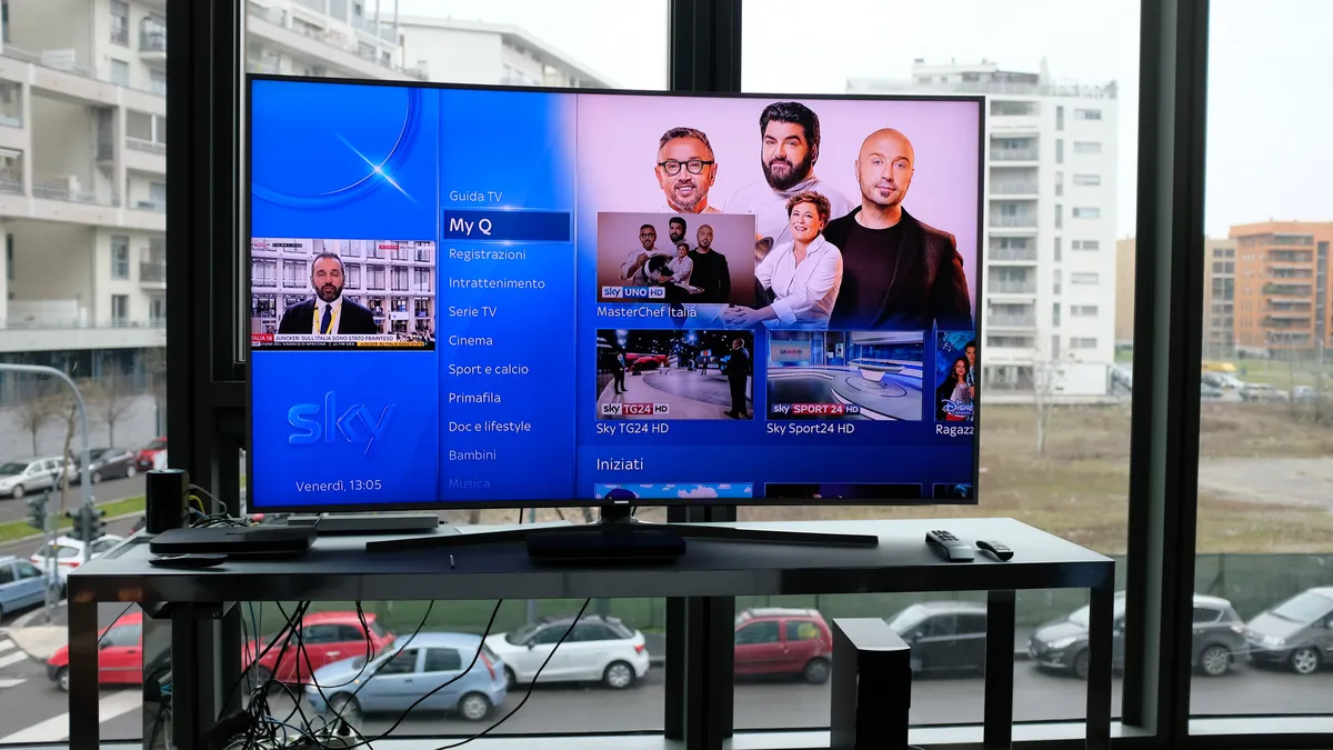 'Recensione Sky Q: Innovazione e Versatilità per la TV del Futuro'