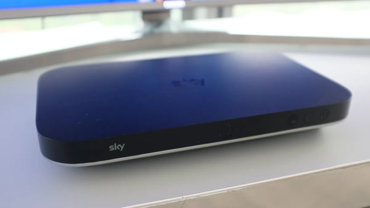 Recensione 'Recensione Sky Q: Innovazione e Versatilità per la TV del Futuro'
