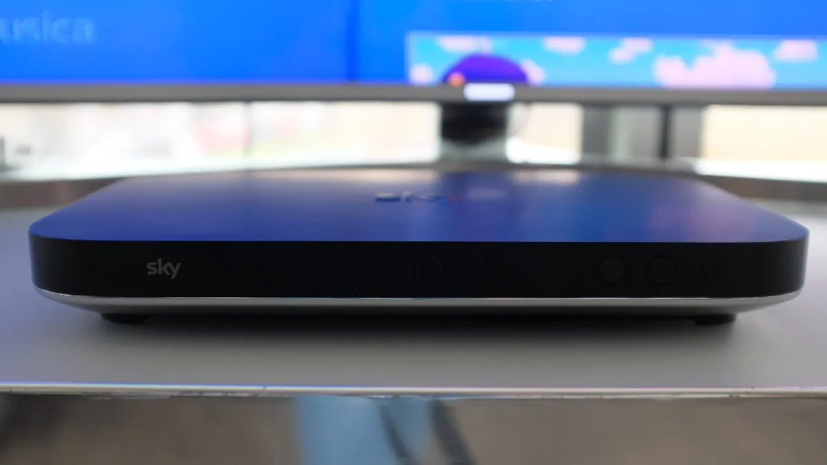 Recensione 'Recensione Sky Q: Innovazione e Versatilità per la TV del Futuro'
