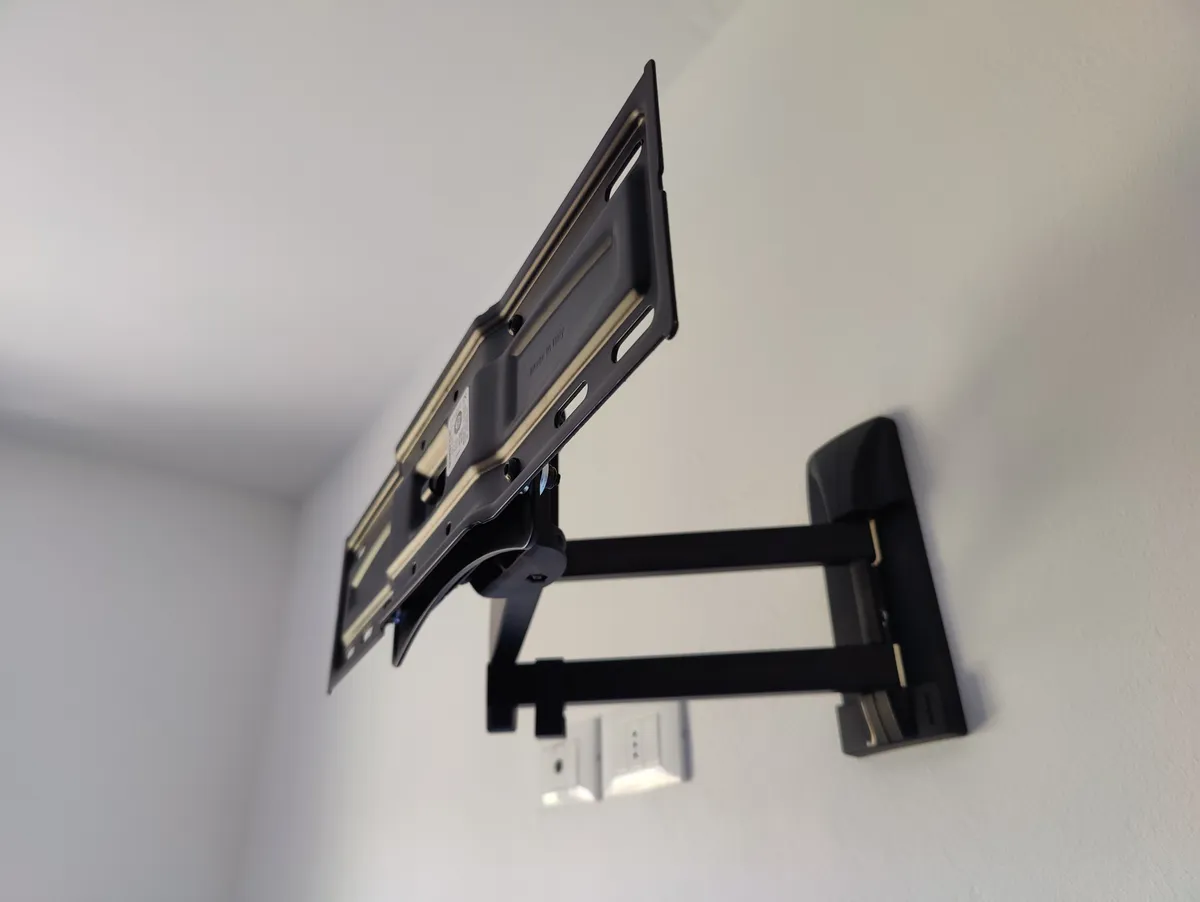 Recensione Meliconi Slimstyle Plus 400 SDR, il supporto TV che promette robustezza e discrezione