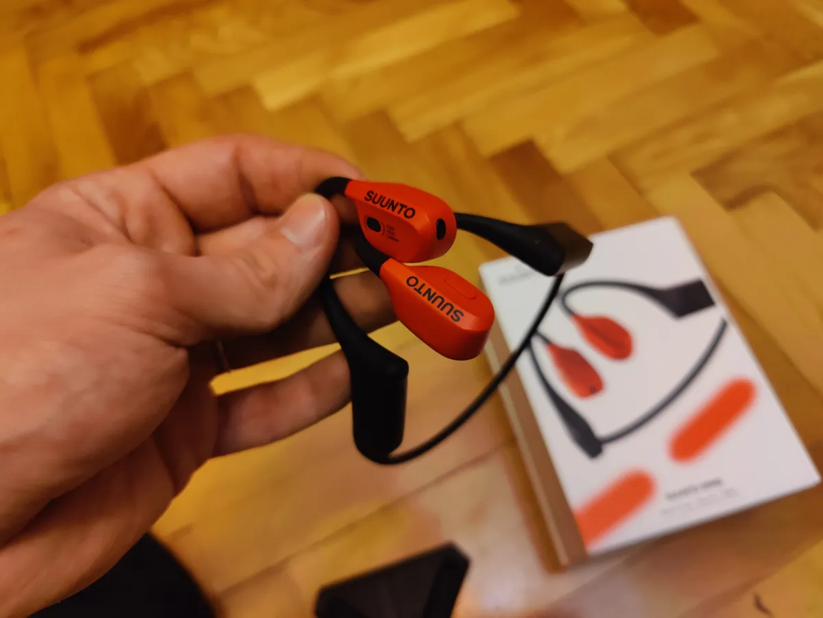 Recensione Recensione Suunto Wing: cuffie a conduzione ossea per lo sport