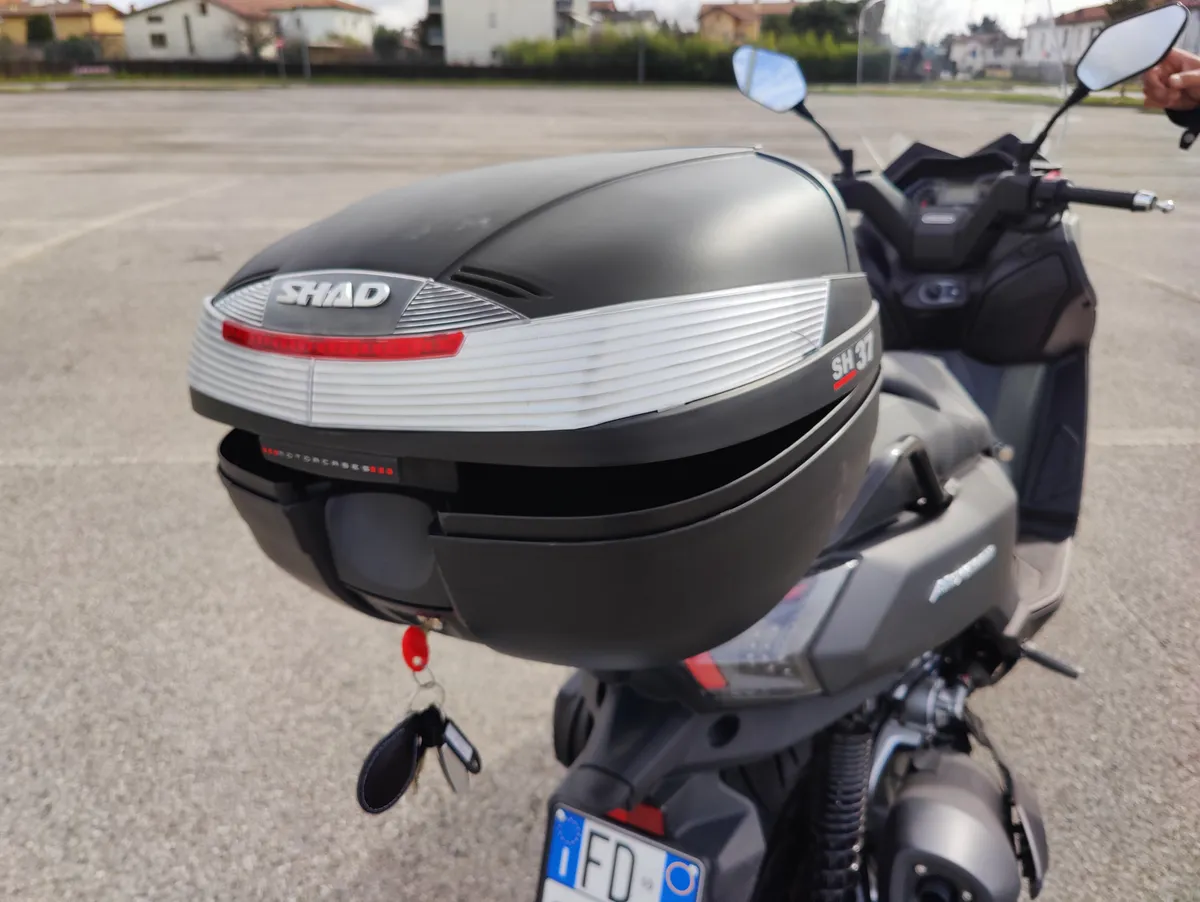 Recensione Sym Maxsym 400 recensione: scooter per città e tempo libero