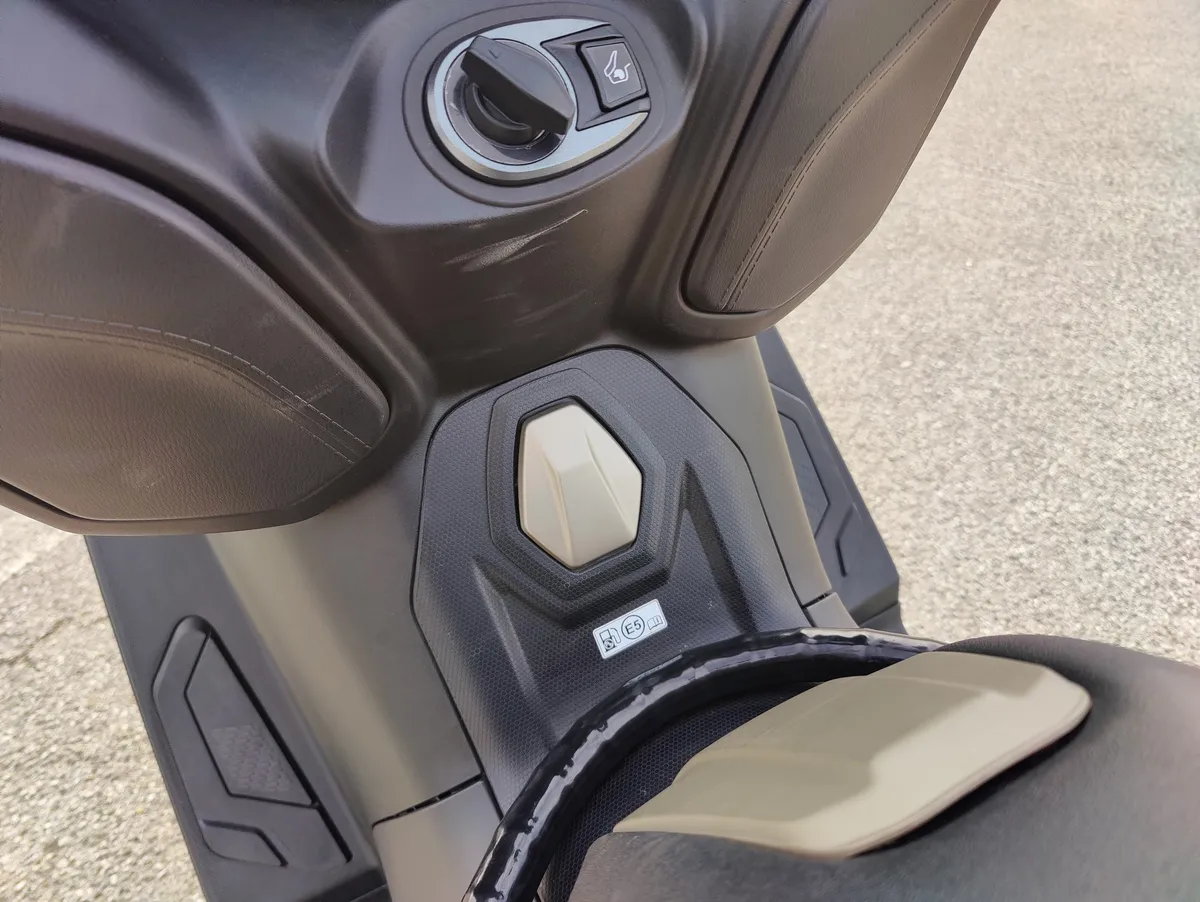 Recensione Sym Maxsym 400 recensione: scooter per città e tempo libero