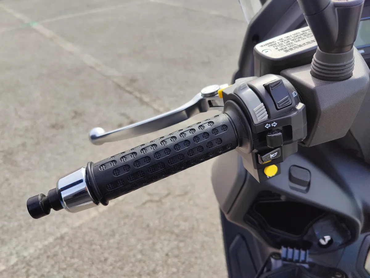Recensione Sym Maxsym 400 recensione: scooter per città e tempo libero